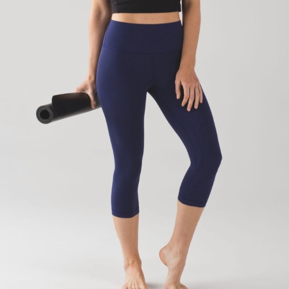 Lululemon Align Crop (19")
Hero Blue Size 10